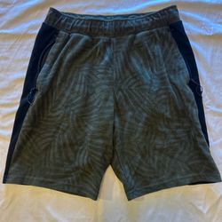 Old Navy Active Men’s 10" Inseam Khaki Green Palm Leaves Shorts Size Medium Gym