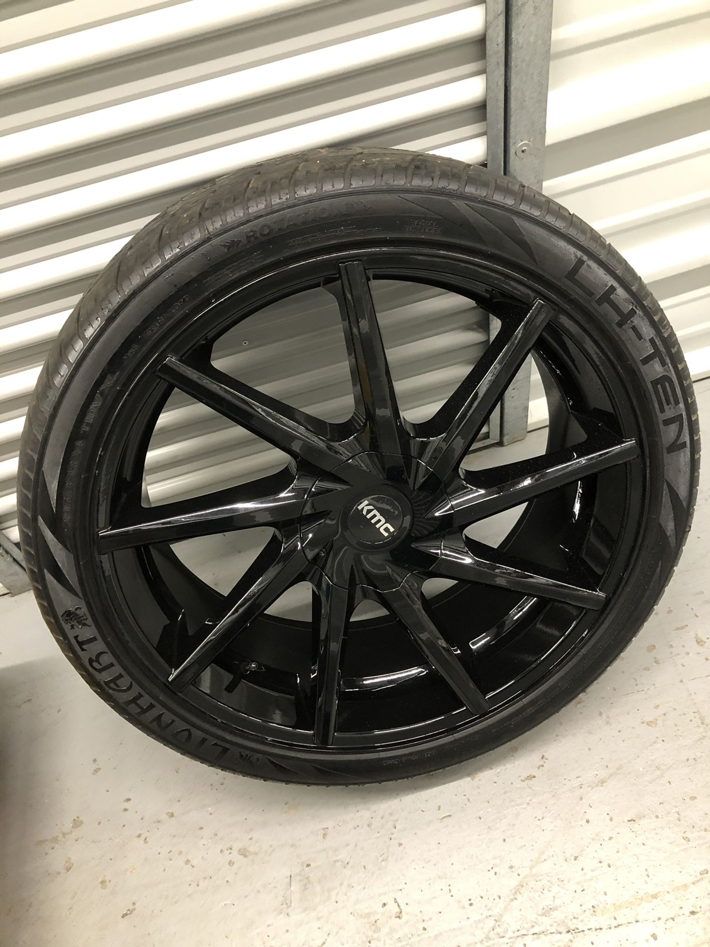 24 Inch Rim with Tire (ONLY 1 RIM)