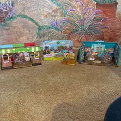 Li’l Woodzeez general store and farmers market and squirrel family