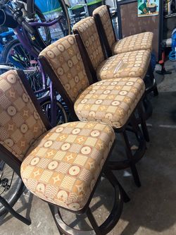 Bar stool