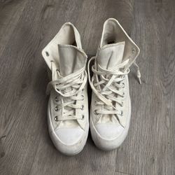 Women’s High Top Converse Sz 8.5