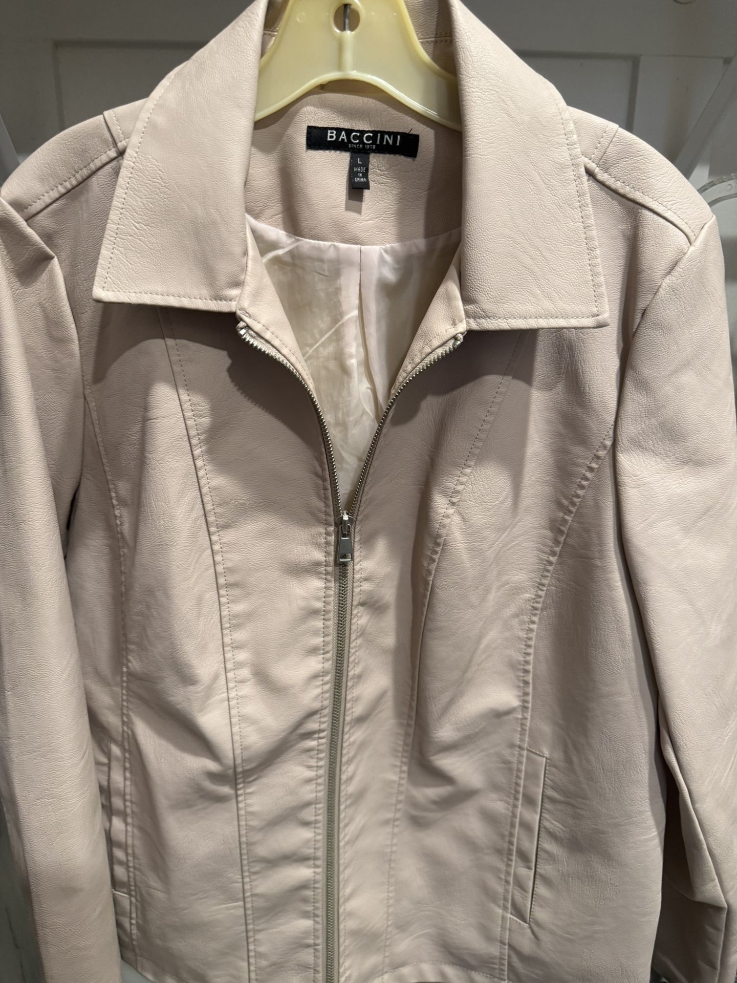Baccini faux Leather Cream Jacket Large Women’s