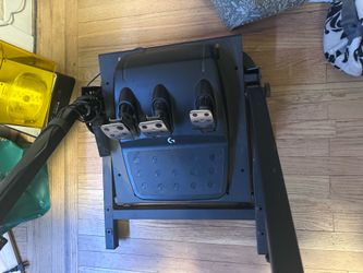Logitech g923 steering wheel with stand