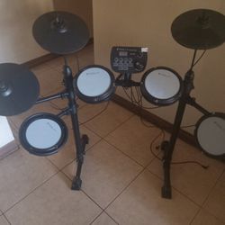 Fesley Electric  Drum Set...paid 700...may Lost...will Take 350 Cash