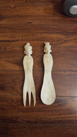 Hand-Carved Wooden Salad Servers – Balinese Fork & Spoon Set, New