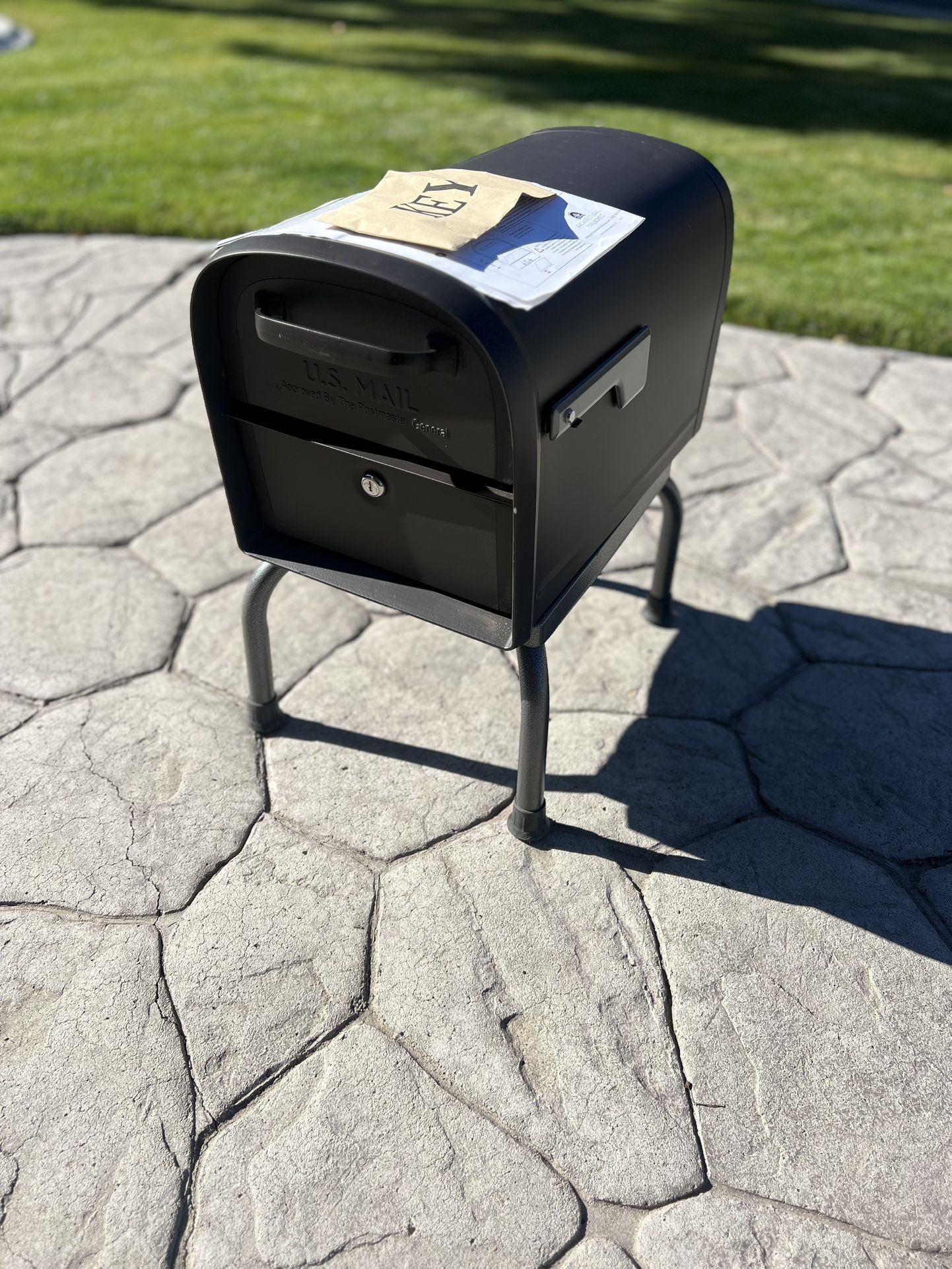 Oasis 360 Locking Post Mounted Mailbox 