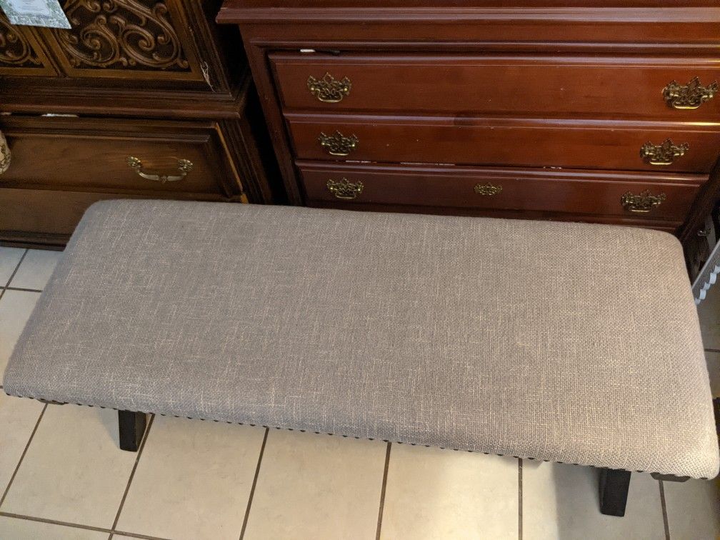 GREAT BEANCH, GREAT CONDITION 47 INCHES LONG 19 INCHES HIGH
