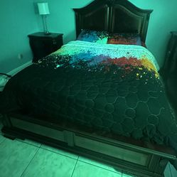 Queen Bed and 2 corner tables
