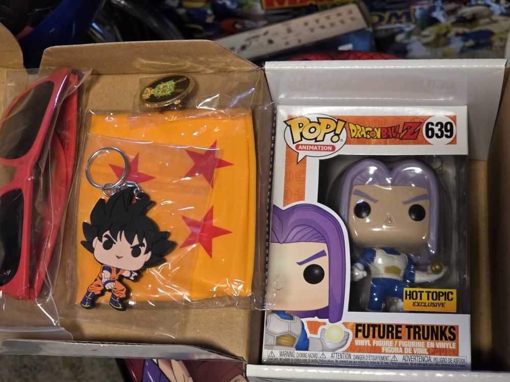Funko Pop Hot Topic Exclusive Future Trunks 639 Gift Box