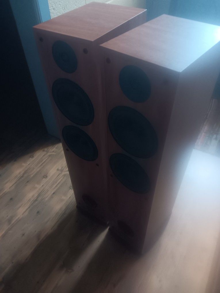 Polk Audio R50 Tower Speakers