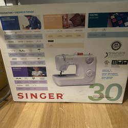 Singer Model 8280 New Sealed Box