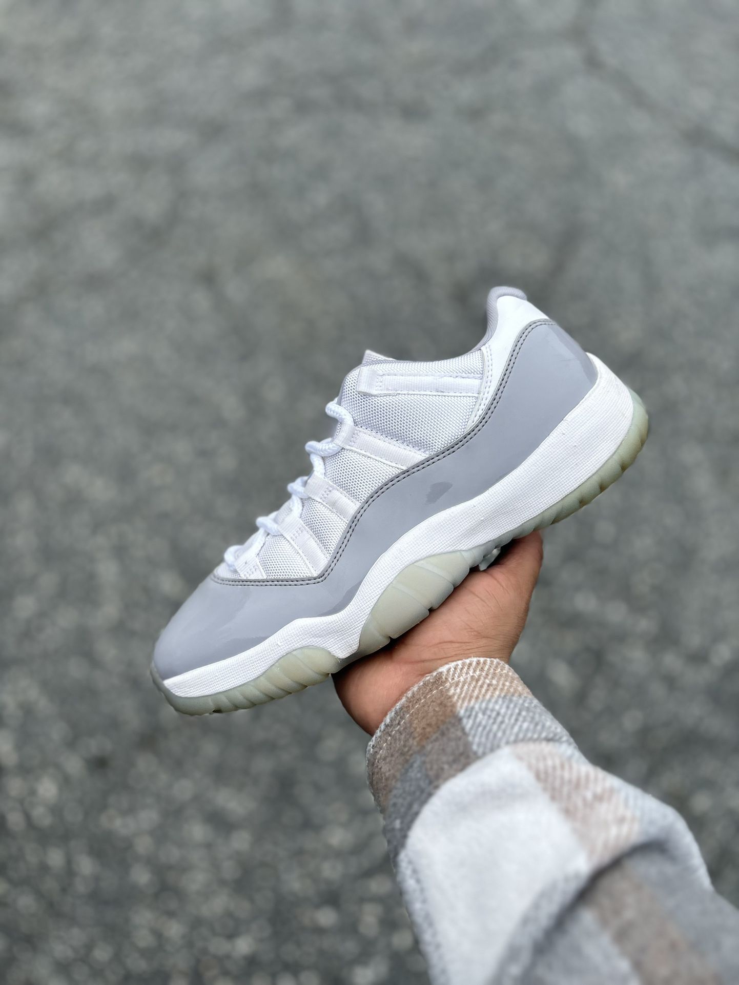 Jordan 11 Low Cement Grey Sz 8.5 
