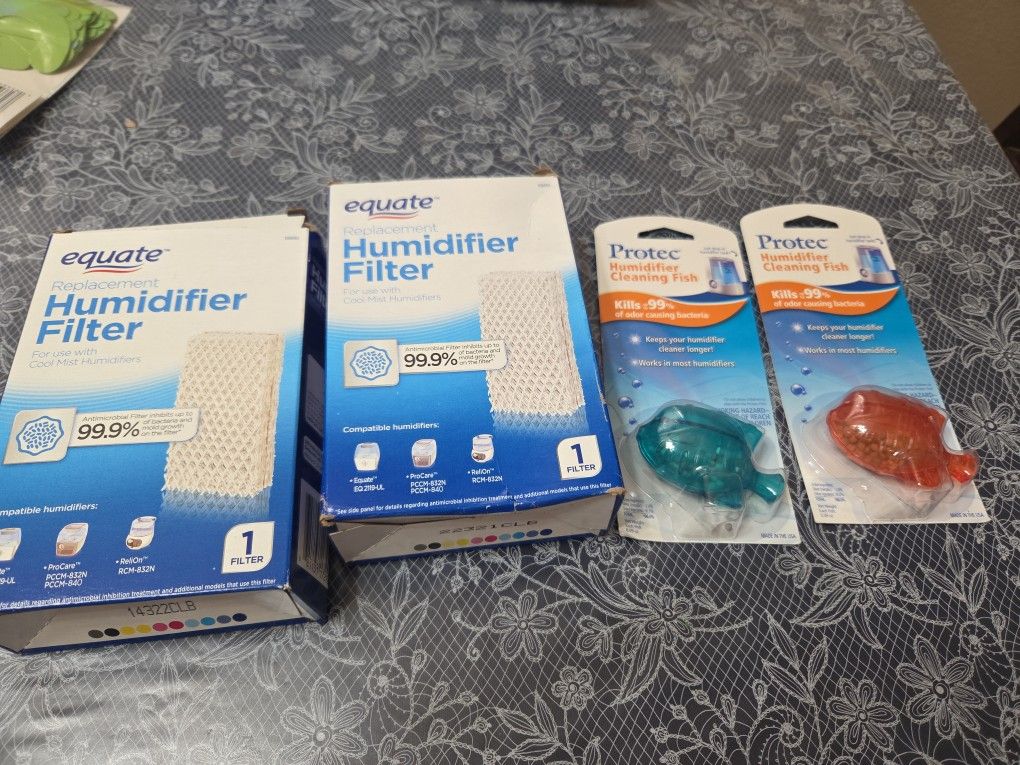 2 Humidifier Filters & 2 Cleaning Fish- New