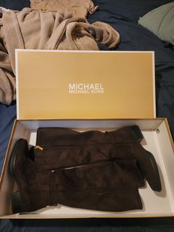 Micheal Kors Boots