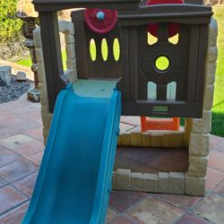Step 2 Woodland Climber and Slide - Outdoor Activity Playset