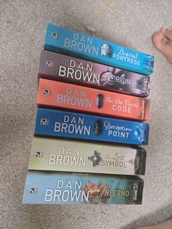 Dan Brown 6 Book Collection Set.Need them gone ASAP. $25 obo.