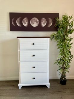 Solid Wood 4 Drawer Dresser