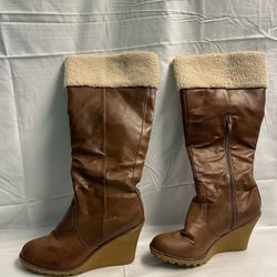 Womens Brown Boots / 7 1/2 / MED / Used