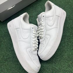 NIKE AIR FORCE TRIPLE WHITE SIZE 12
