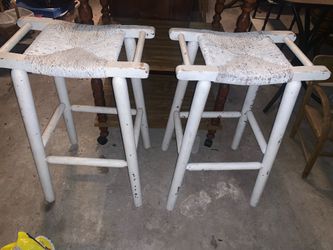 2 Barstools