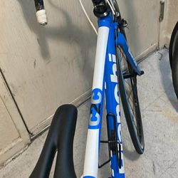 Bianchi Via Nirone 7 road bicycle Like New.