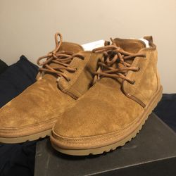 Men’s UGG Mid Boots 