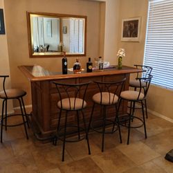 Full Bar With Five (5) Bar Stools