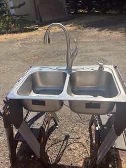 Kitchen sink (surface mounted)