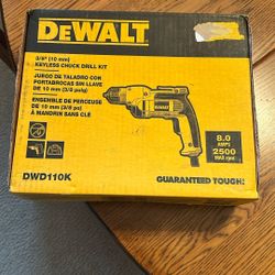 Dewalt 3/8” Keyless Chuck Drill Kit