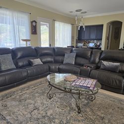 Sofa set with recliner