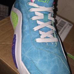 Jordan's Tatum 2 Big Kids' Basketball Shoes Size 7 Youth....8.5 Women's Cash Only