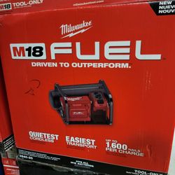 MILWAUKEE M18 CORDLESS 2 GALLON COMPACT QUIET COMPRESSOR $299
