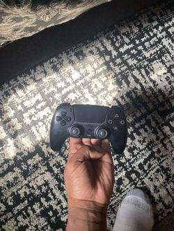 BLACK PS5 CONTROLLER