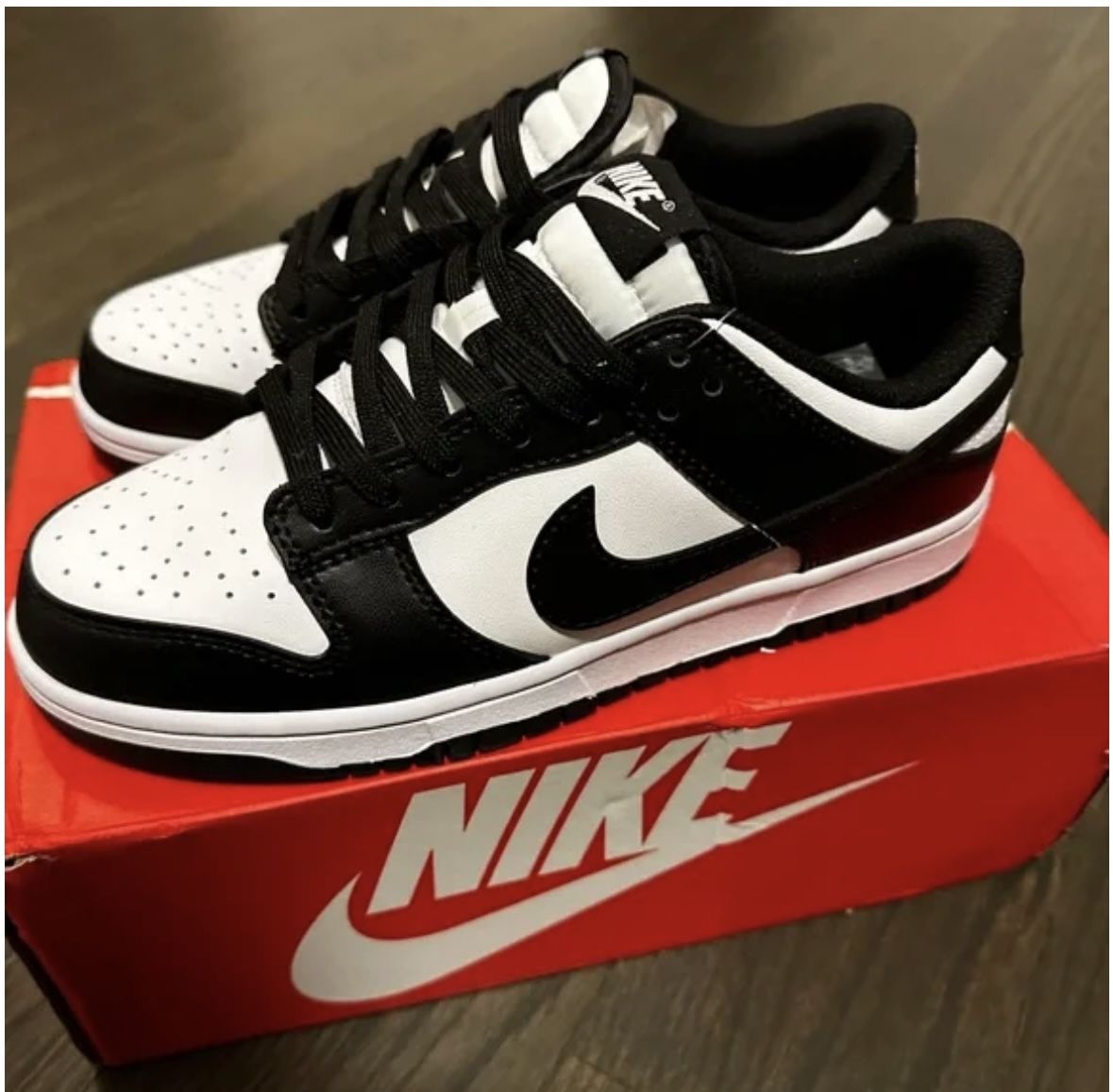 Size 8 Black And White Nike