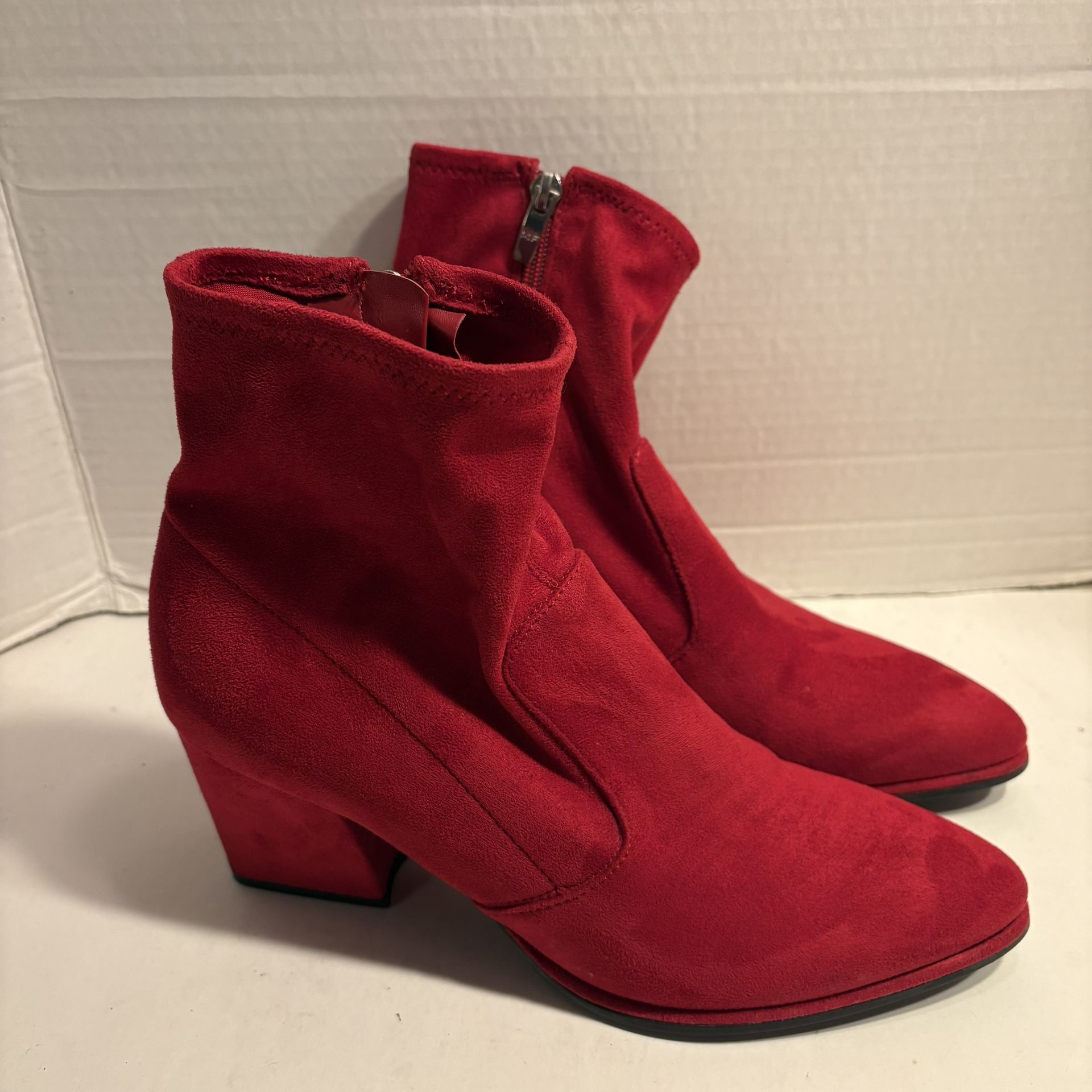 Marc Fisher Lizzy Boot Women’s 9M Faux Suede Spring RED Flared Block Heel