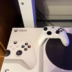 Xbox Series S Bundle