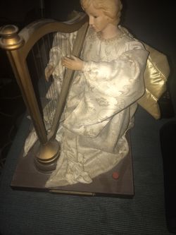 Musical harp angel