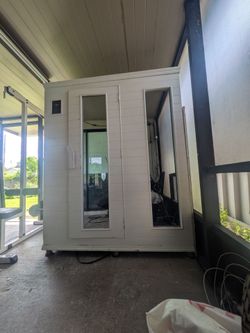 INFRARED SAUNA (3 PERSON)