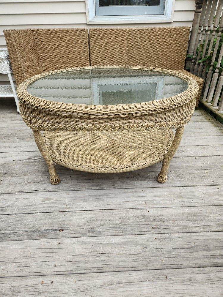 Outdoor Wicker Round Coffee Table w/glass top orig $500.