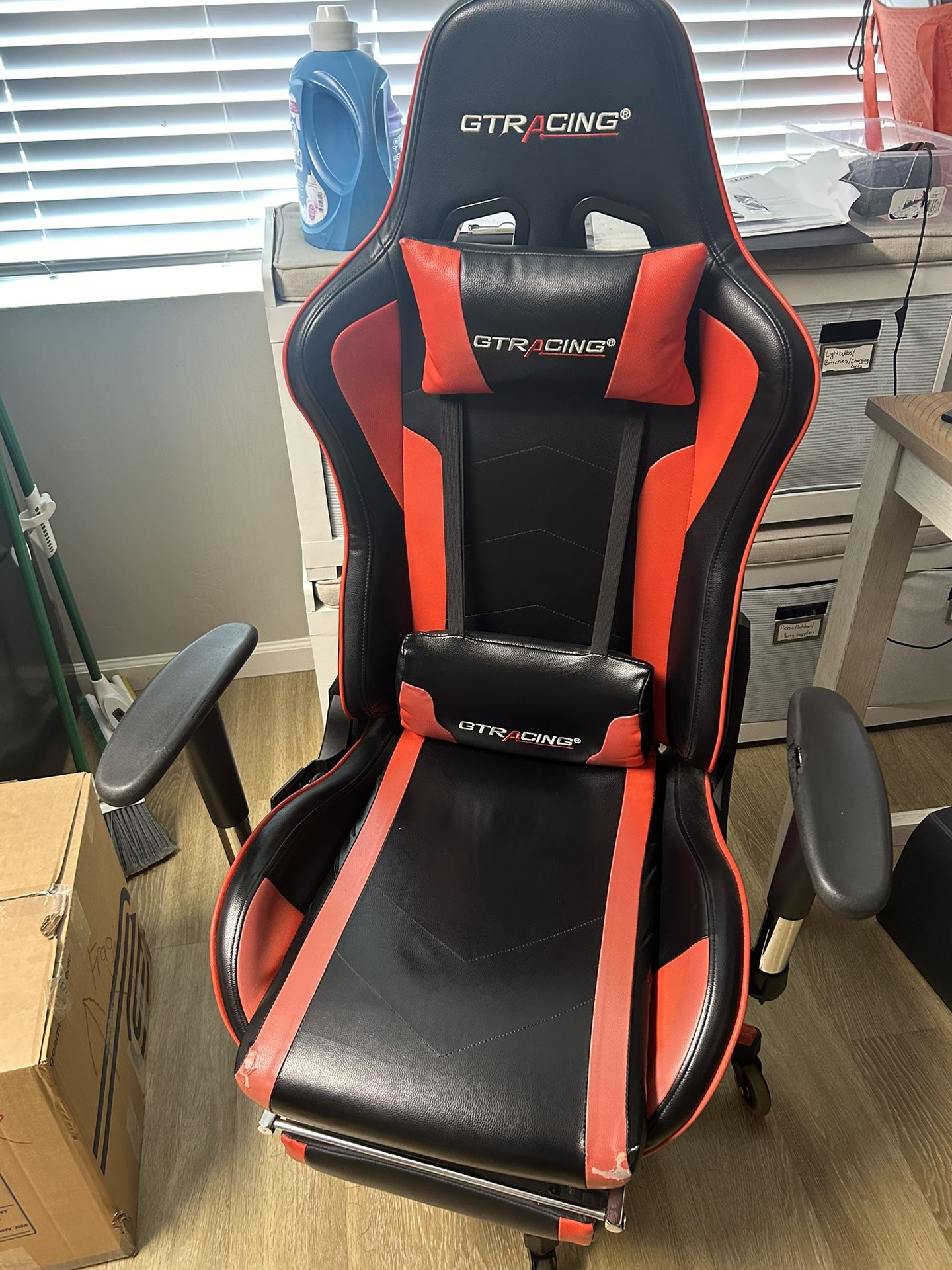 GTRACING Gaming Chair with Footrest and Bluetooth Speaker