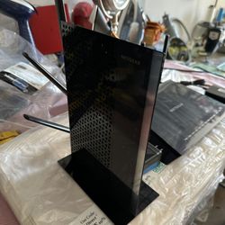 Net Gear Modem And Range Extender