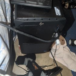 HP Z2 G5 Desktop Computer