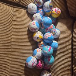 30 Zuru Mini Brand Assorted Balls