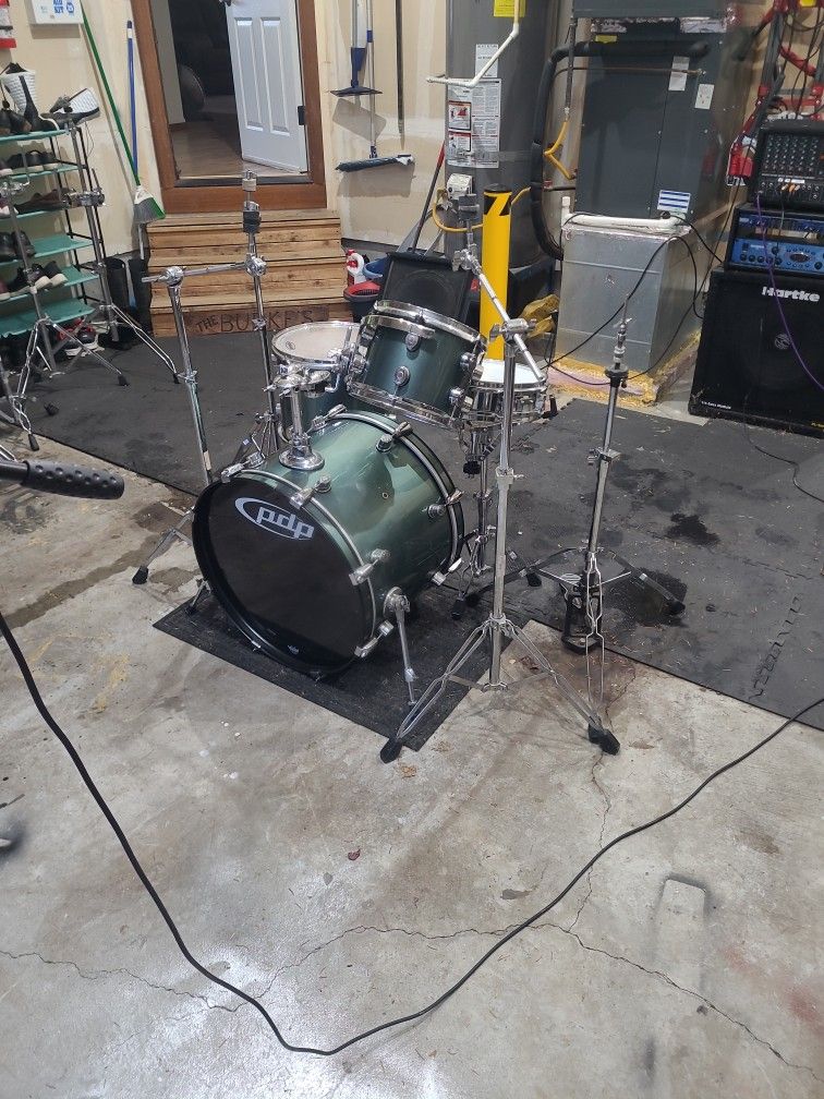 4 pc pdp drum set