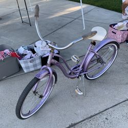 Girls Purple Schwinn Bike