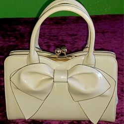 Beige Handbag With Bow