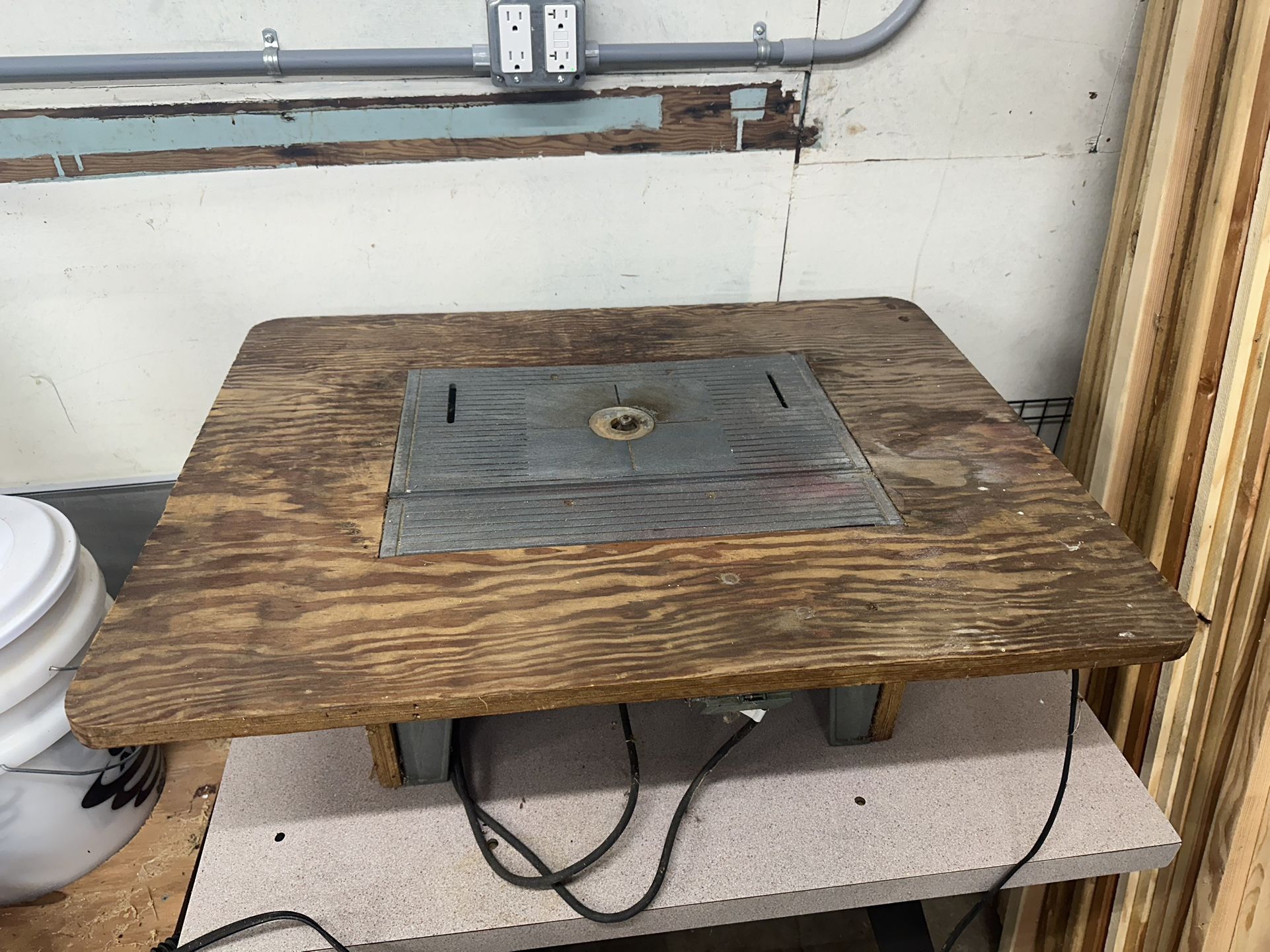 USA Made Router with router table