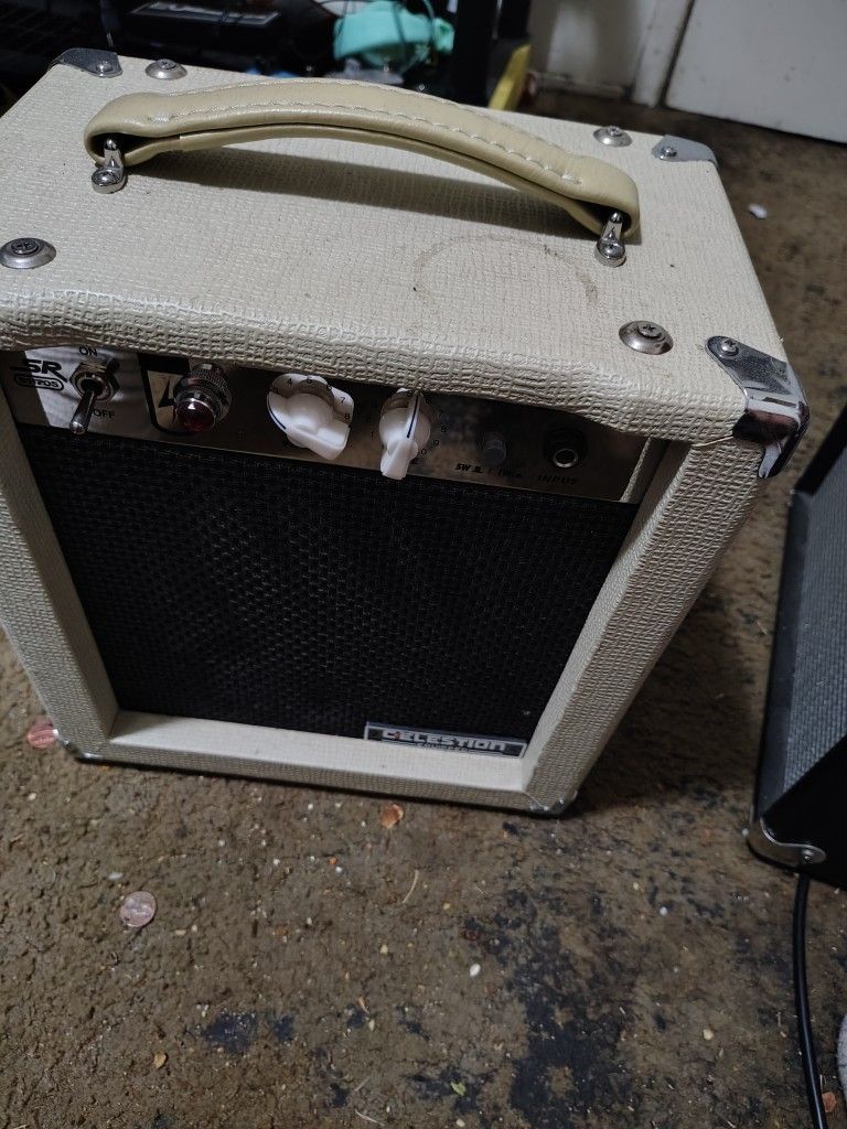Stage Right Tube Amp Guitar