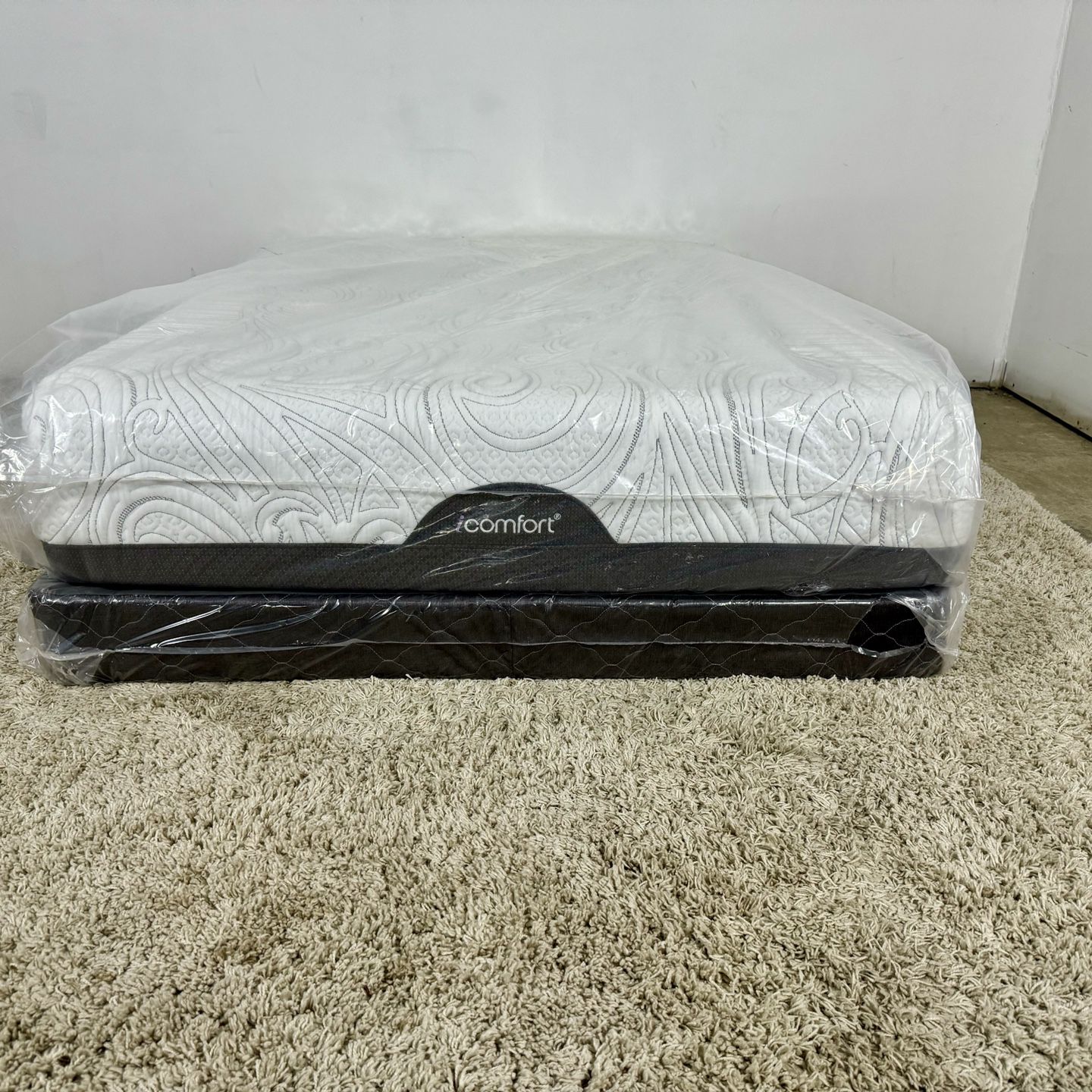 Full Size Serta icomfort Mattress (Delivery Is Available)