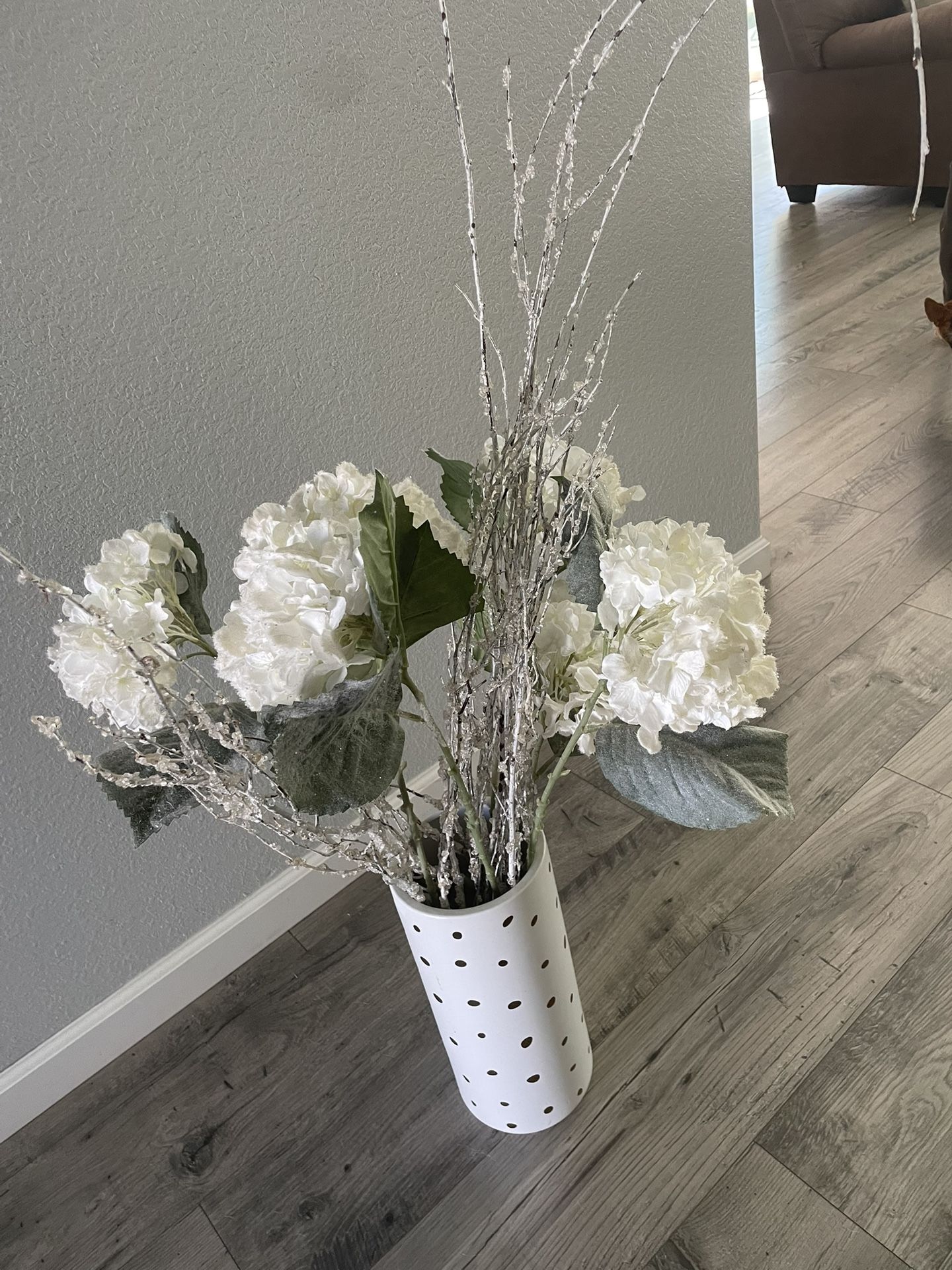 Large Decorative Vase With Flowers 